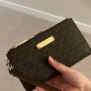 Michael Kors Double Zip Wallet